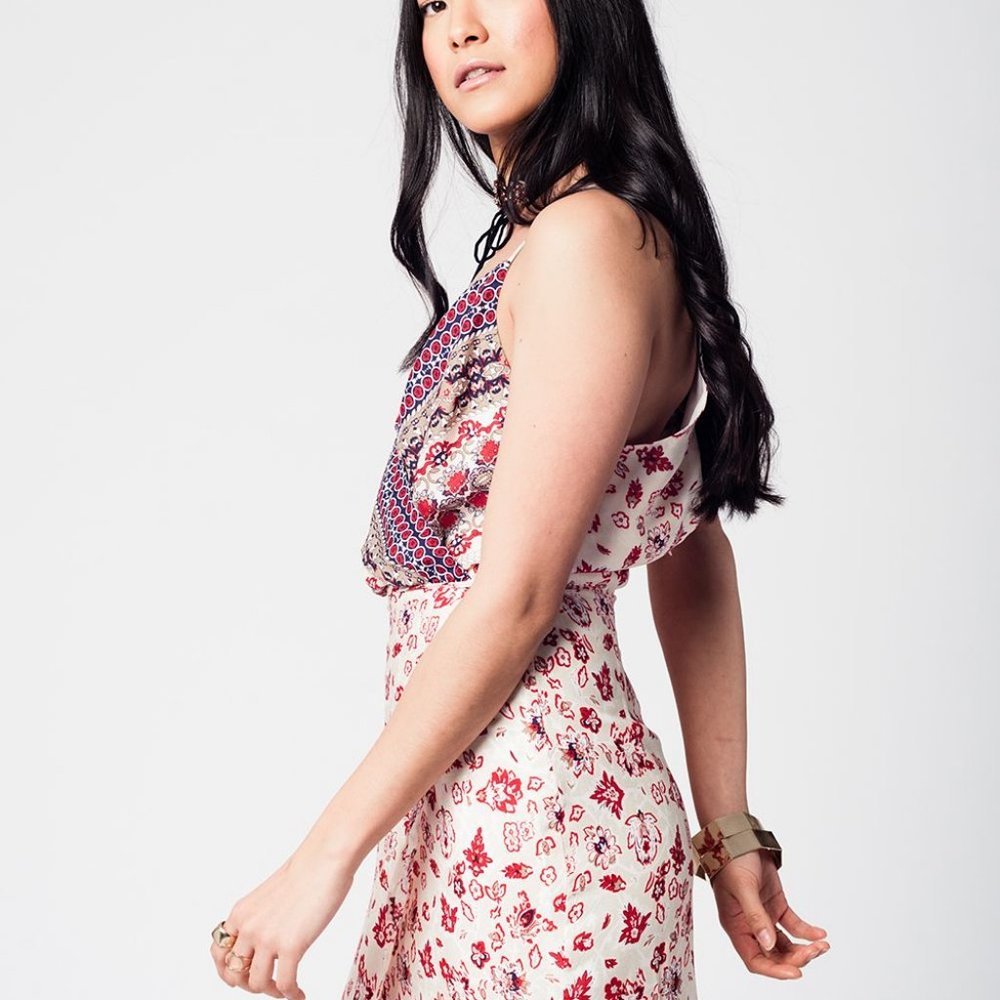Q2 Red Print Midi-dress w/ Sumptuous Detail